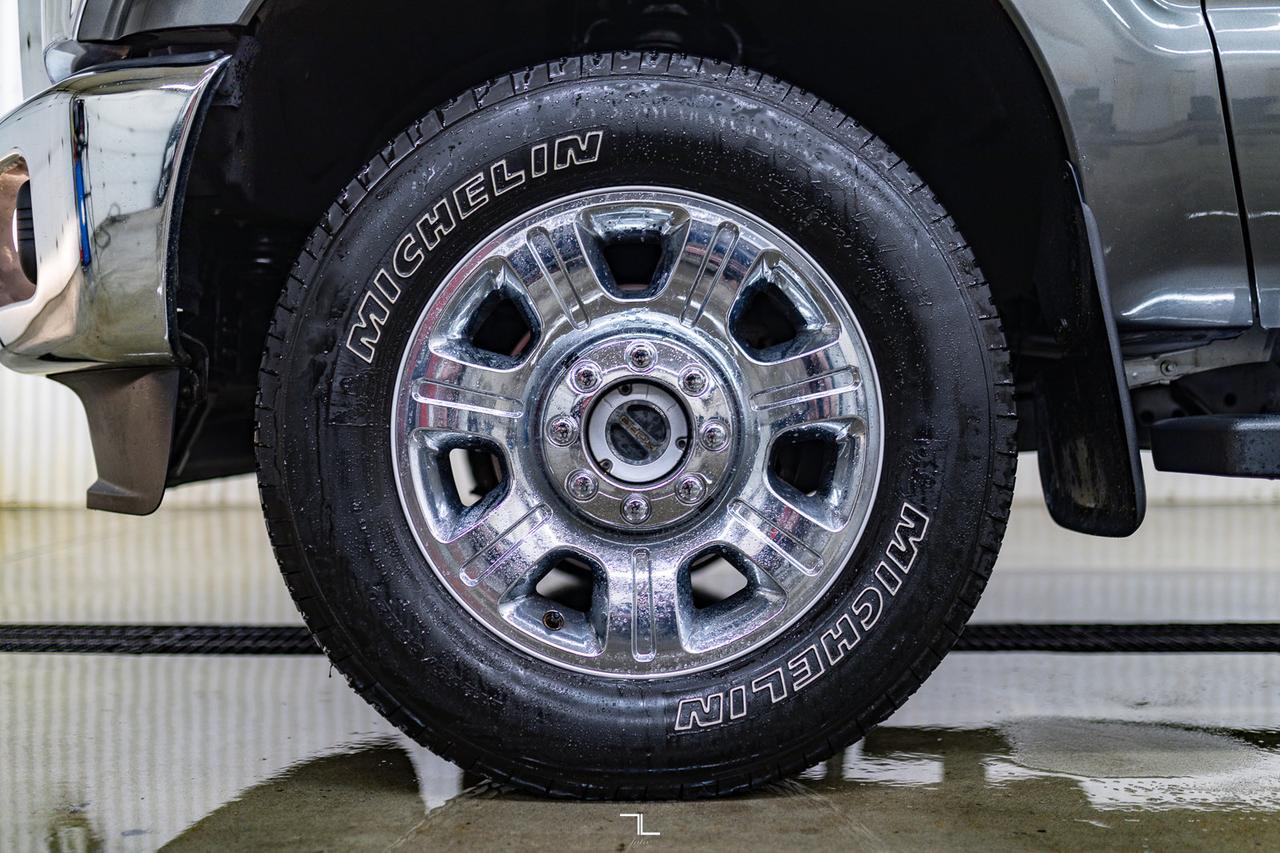 2015 Ford F-350 4x4 Crew Cab Lariat FX4 Diesel Leather Roof Nav Red Deer AB
