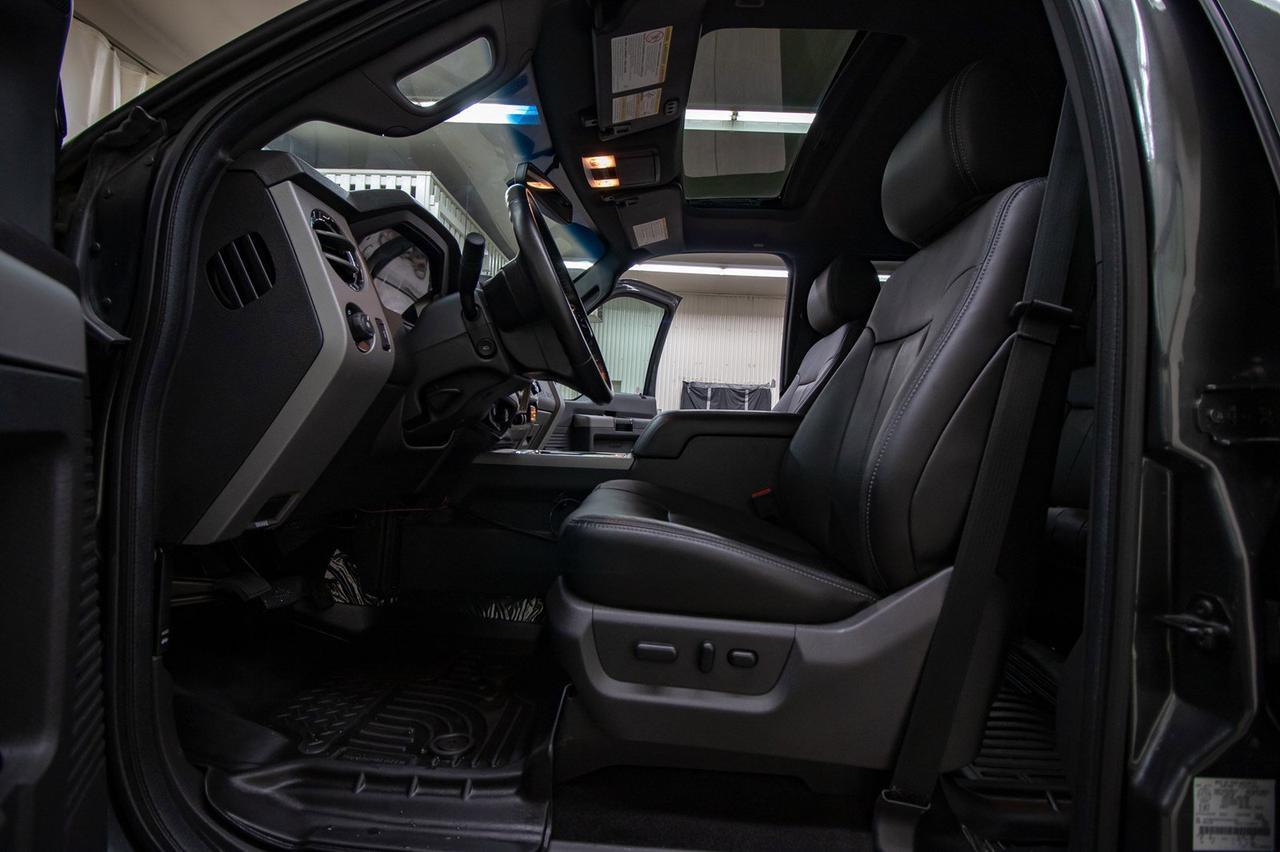 2015 Ford F-350 4x4 Crew Cab Lariat FX4 Diesel Leather Roof Nav Red Deer AB