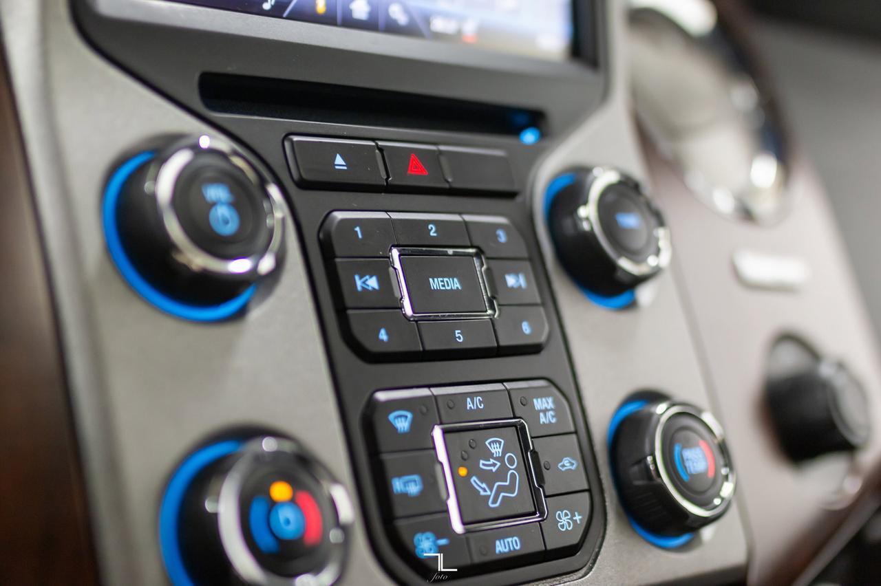 2015 Ford F-350 4x4 Crew Cab Lariat Longbox Leather Roof Nav BCam Red Deer AB