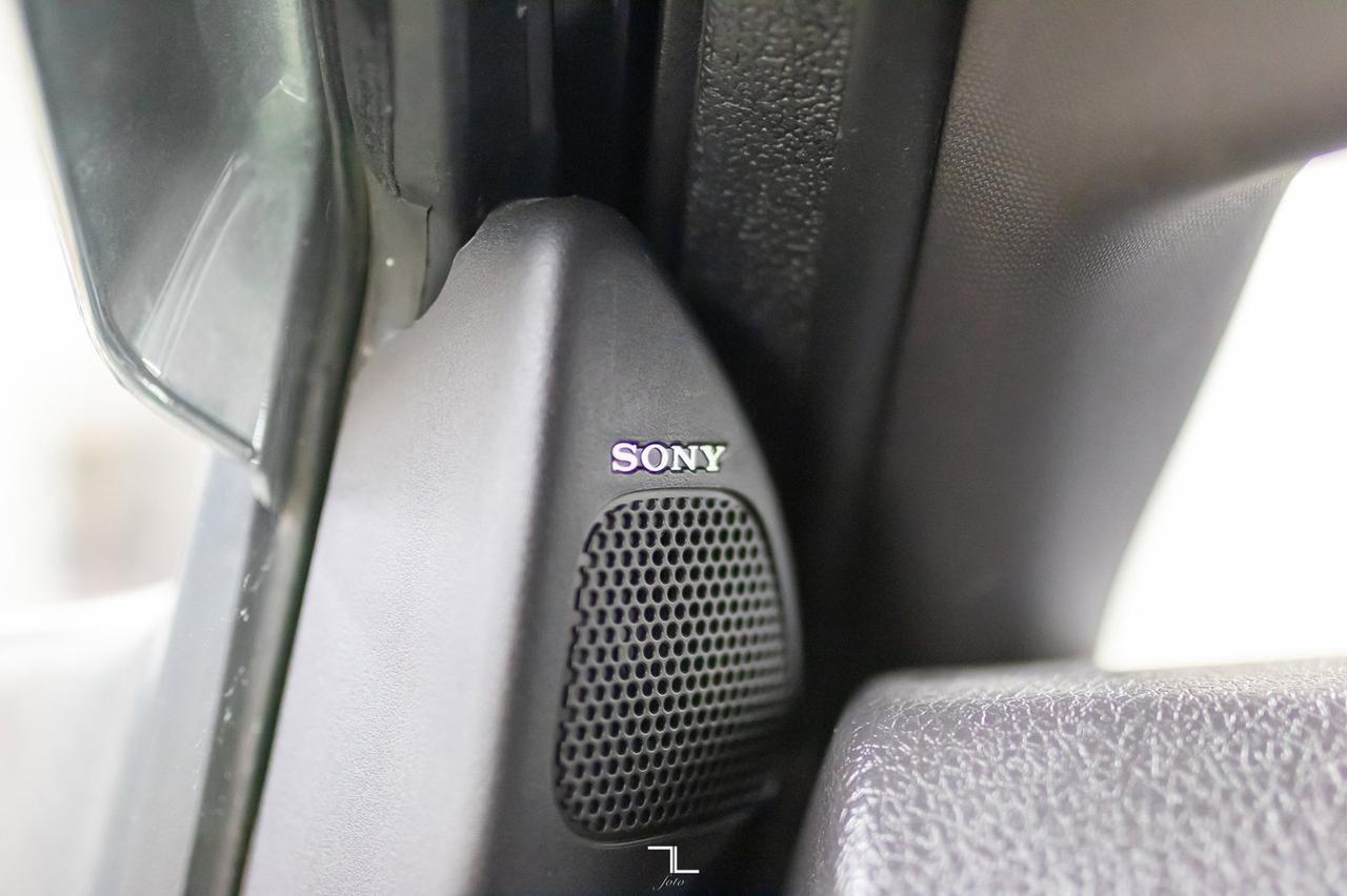 2015 Ford F-350 4x4 Crew Cab Lariat Longbox Leather Roof Nav BCam Red Deer AB