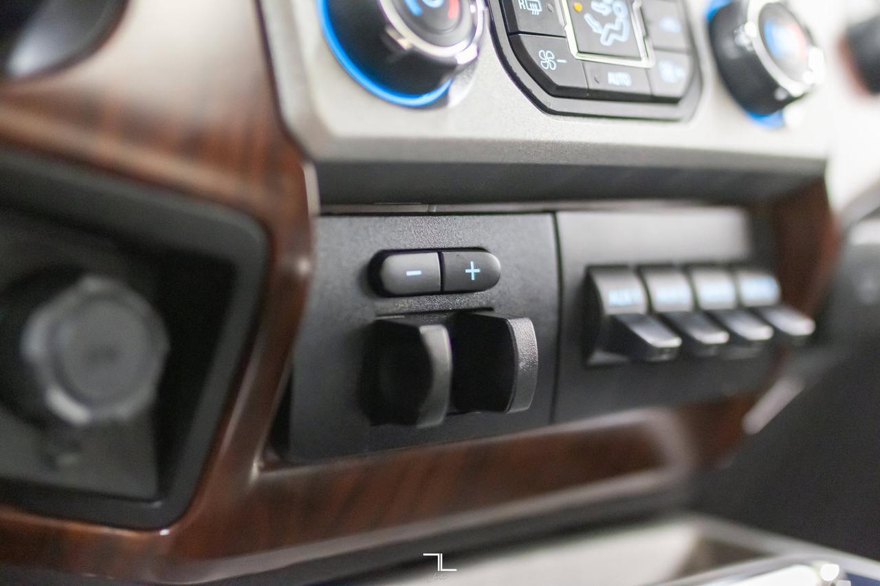 2015 Ford F-350 4x4 Crew Cab Lariat Longbox Leather Roof Nav BCam Red Deer AB