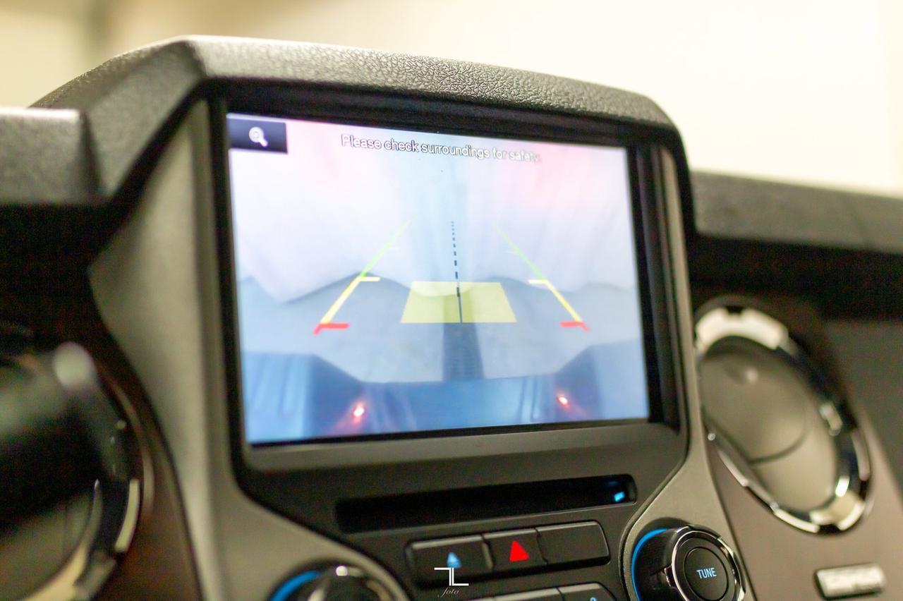 2015 Ford F-350 4x4 Crew Cab Lariat Longbox Leather Roof Nav BCam Red Deer AB