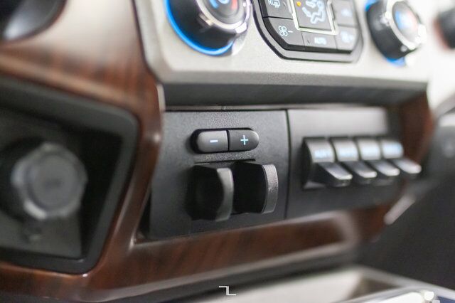 2015 Ford F-350 4x4 Crew Cab Lariat Longbox Leather Roof Nav BCam Red Deer AB