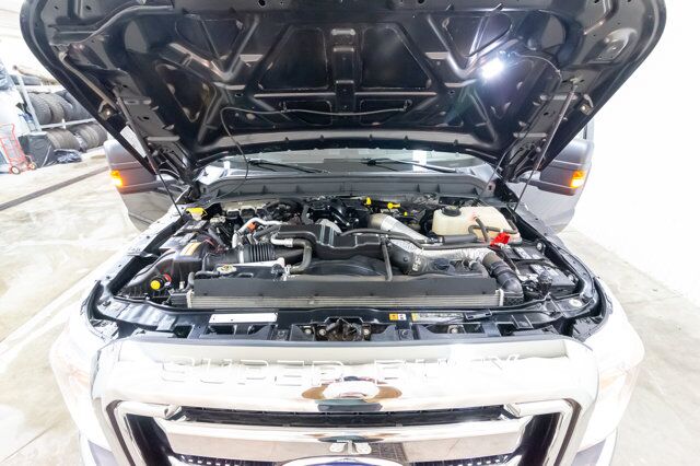 2015 Ford F-350 4x4 Crew Cab Lariat Longbox Leather Roof Nav BCam Red Deer AB