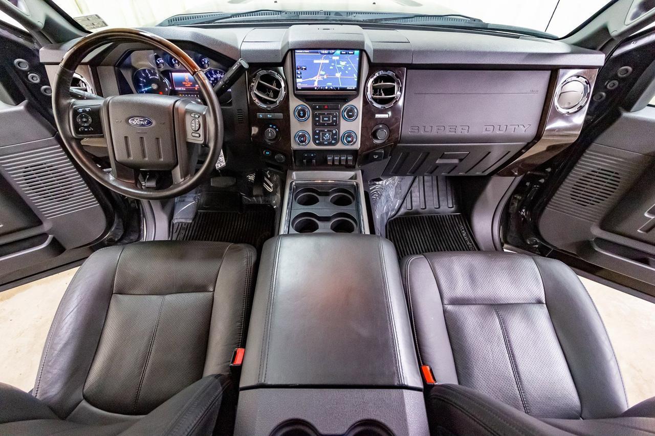 2015 Ford F-350 4x4 Crew Cab Platinum Diesel Leather Roof Nav Red Deer AB