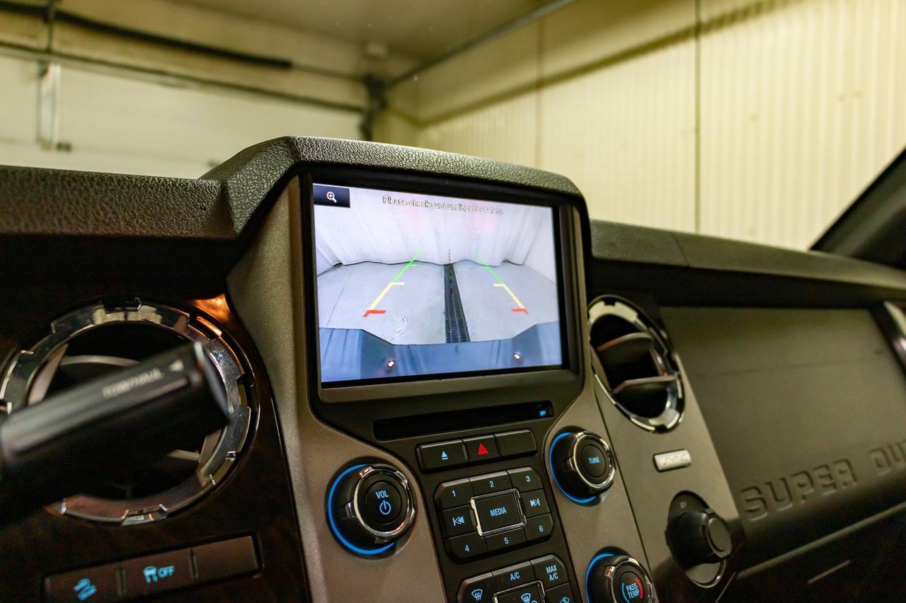 2015 Ford F-350 4x4 Crew Cab Platinum Diesel Leather Roof Nav Red Deer AB