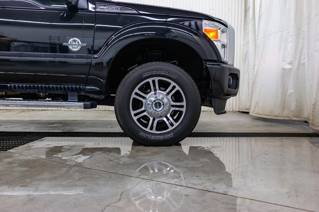 2015 Ford F-350 4x4 Crew Cab Platinum Diesel Leather Roof Nav Red Deer AB