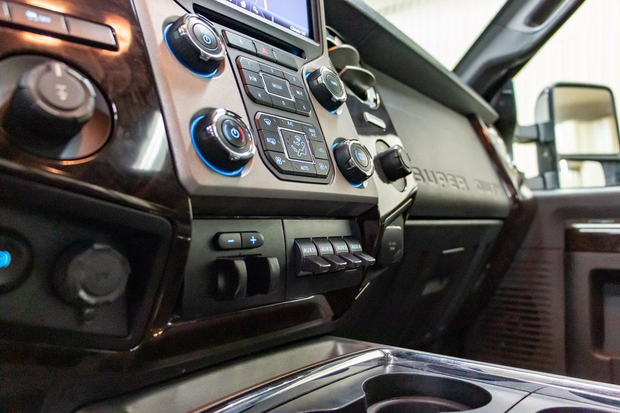 2015 Ford F-350 4x4 Crew Cab Platinum Diesel Leather Roof Nav Red Deer AB