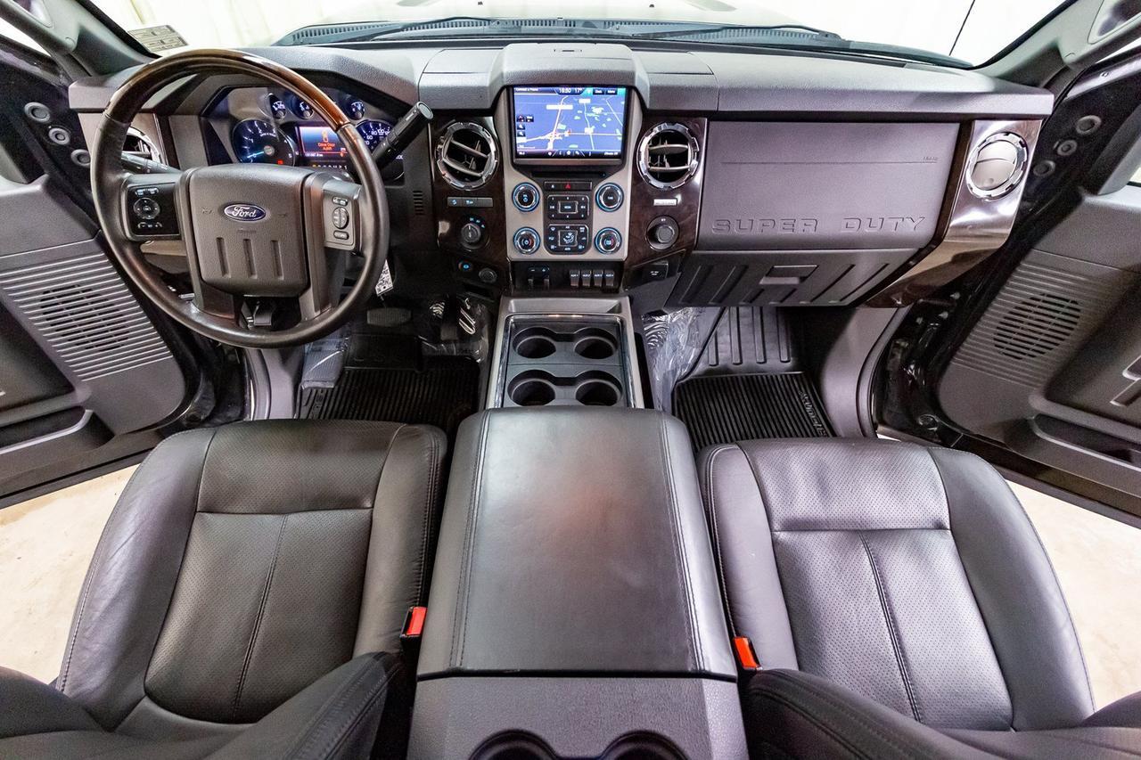 2015 Ford F-350 4x4 Crew Cab Platinum Diesel Leather Roof Nav Red Deer AB