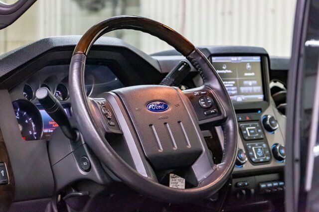 2015 Ford F-350 4x4 Crew Cab Platinum Diesel Leather Roof Nav Red Deer AB