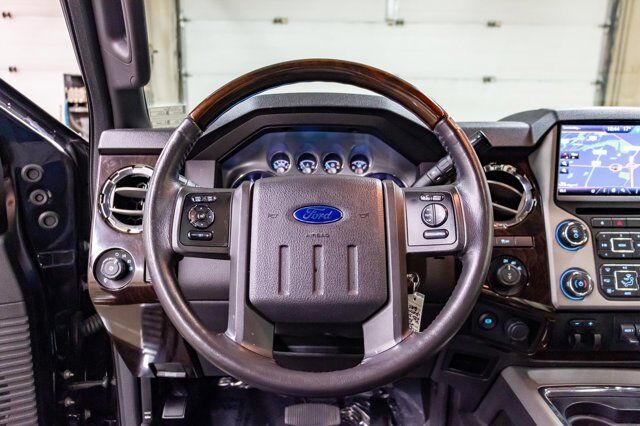 2015 Ford F-350 4x4 Crew Cab Platinum Diesel Leather Roof Nav Red Deer AB