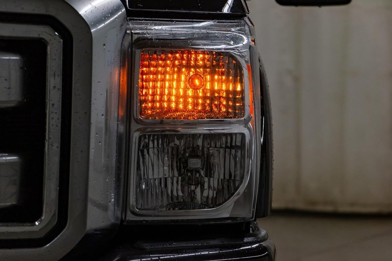 2015 Ford F-350 4x4 Crew Cab Platinum Diesel Leather Roof Nav Red Deer AB