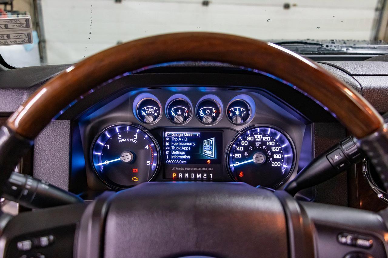 2015 Ford F-350 4x4 Crew Cab Platinum Diesel Leather Roof Nav Red Deer AB