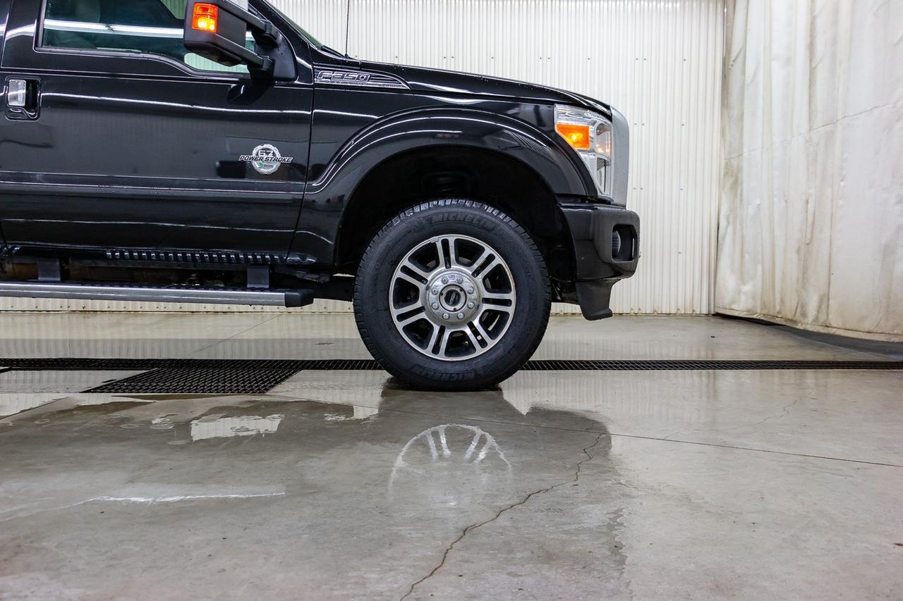 2015 Ford F-350 4x4 Crew Cab Platinum Diesel Leather Roof Nav Red Deer AB
