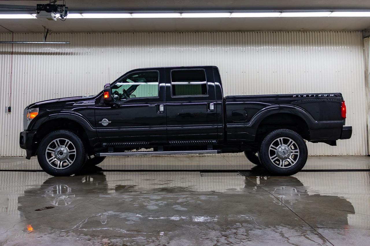 2015 Ford F-350 4x4 Crew Cab Platinum Diesel Leather Roof Nav Red Deer AB