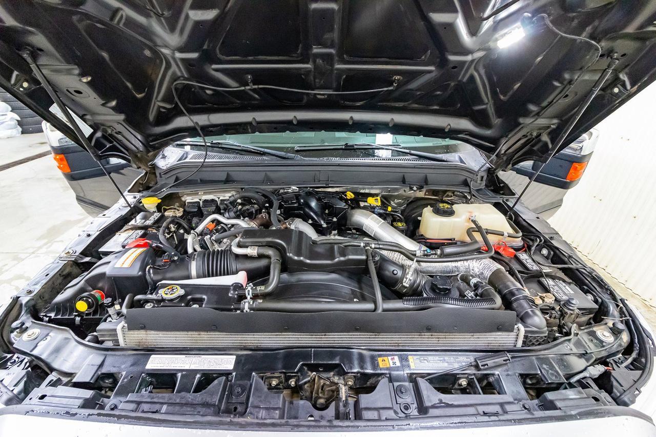 2015 Ford F-350 4x4 Crew Cab Platinum Red Deer AB