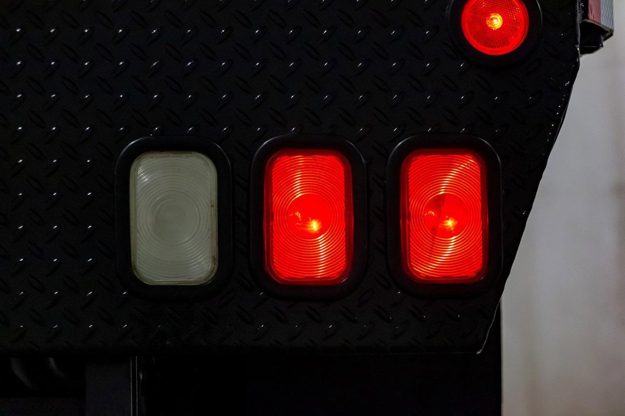 2015 Ford F-350 4x4 Crew Cab XLT Deck Diesel Red Deer AB