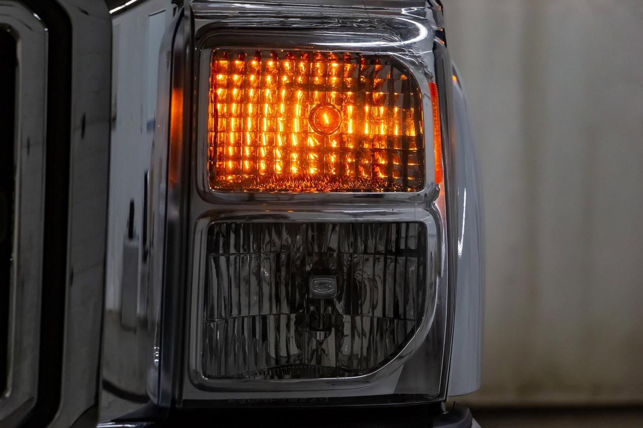 2015 Ford F-350 4x4 Crew Cab XLT Deck Diesel Red Deer AB