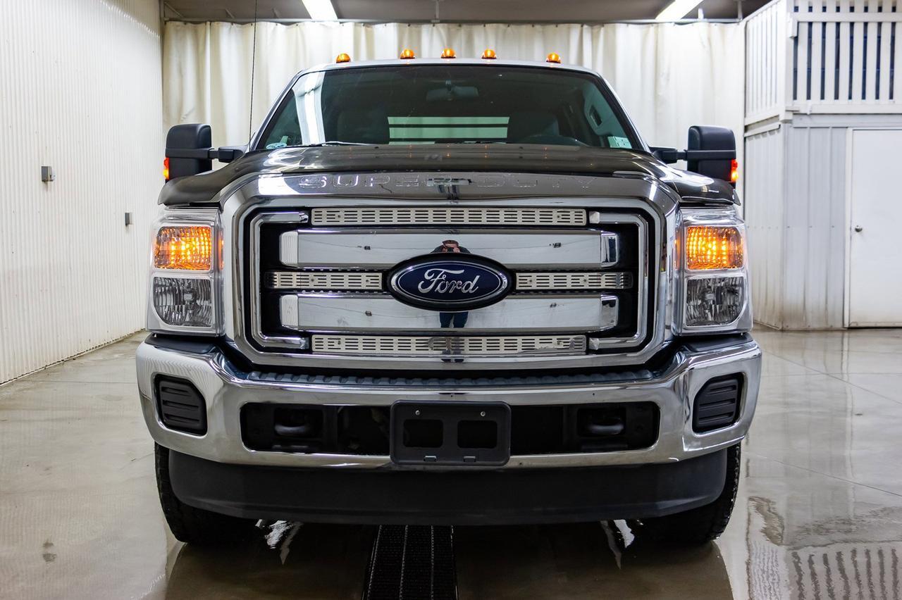 2015 Ford F-350 4x4 Crew Cab XLT Deck Diesel Red Deer AB