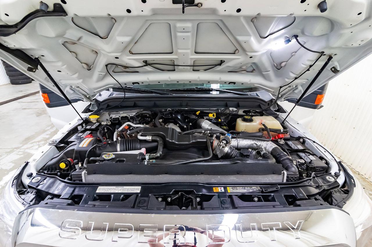 2015 Ford F-350 4x4 Crew Cab XLT Deck Diesel Red Deer AB