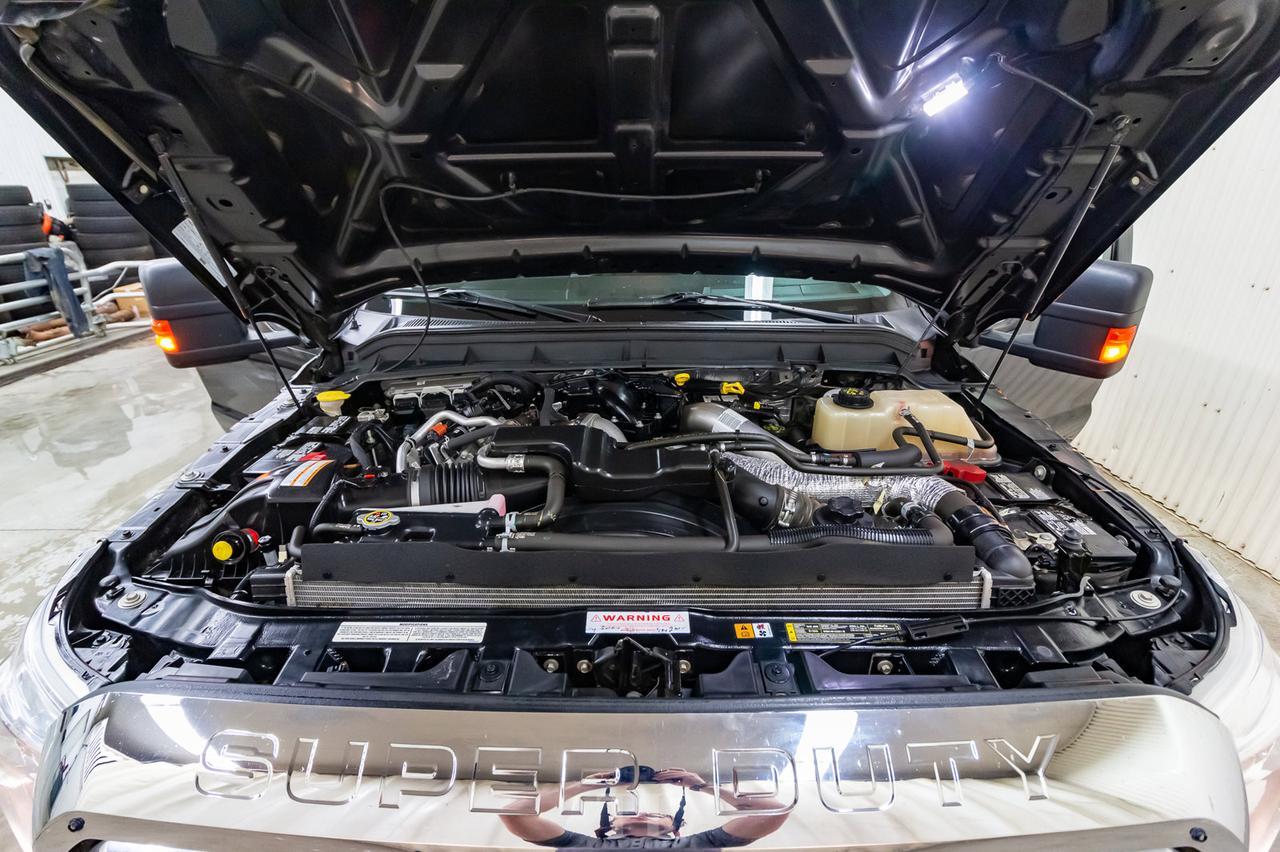 2015 Ford F-350 4x4 Crew Cab XLT FX4 Dually Diesel BCam Red Deer AB