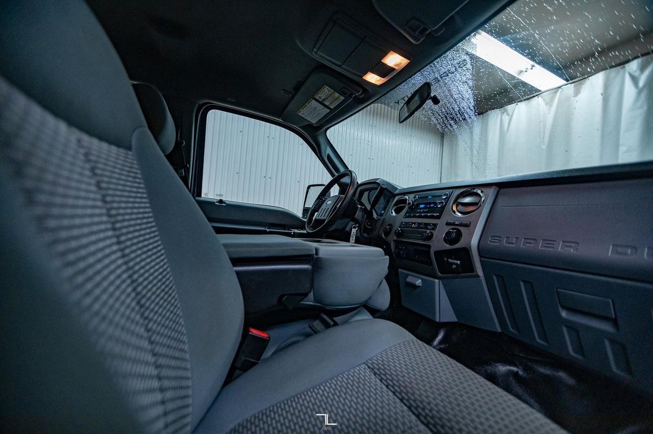 2015 Ford F-350 4x4 Crew Cab XLT Flat Deck Diesel Red Deer AB