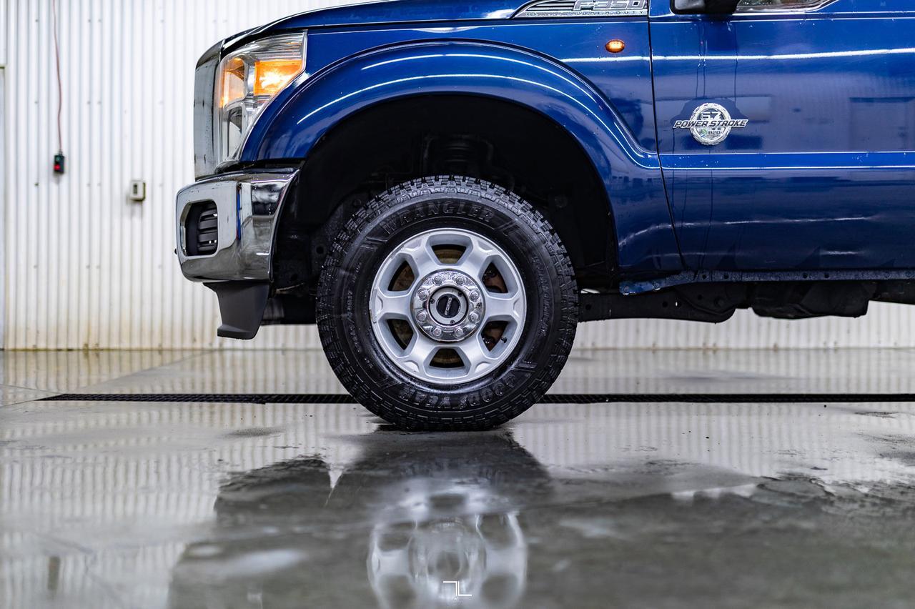 2015 Ford F-350 4x4 Crew Cab XLT Flat Deck Diesel Red Deer AB