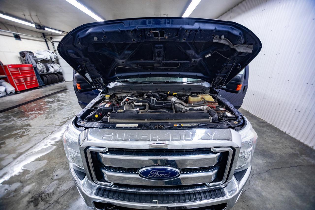 2015 Ford F-350 4x4 Crew Cab XLT Flat Deck Diesel Red Deer AB