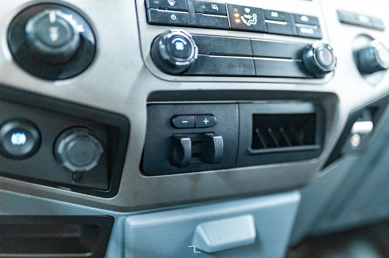 2015 Ford F-350 4x4 Crew Cab XLT Flat Deck Diesel Red Deer AB