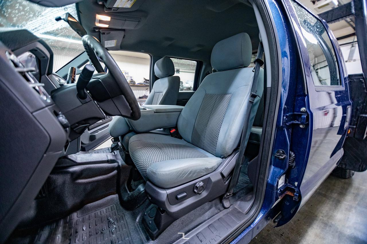 2015 Ford F-350 4x4 Crew Cab XLT Flat Deck Diesel Red Deer AB