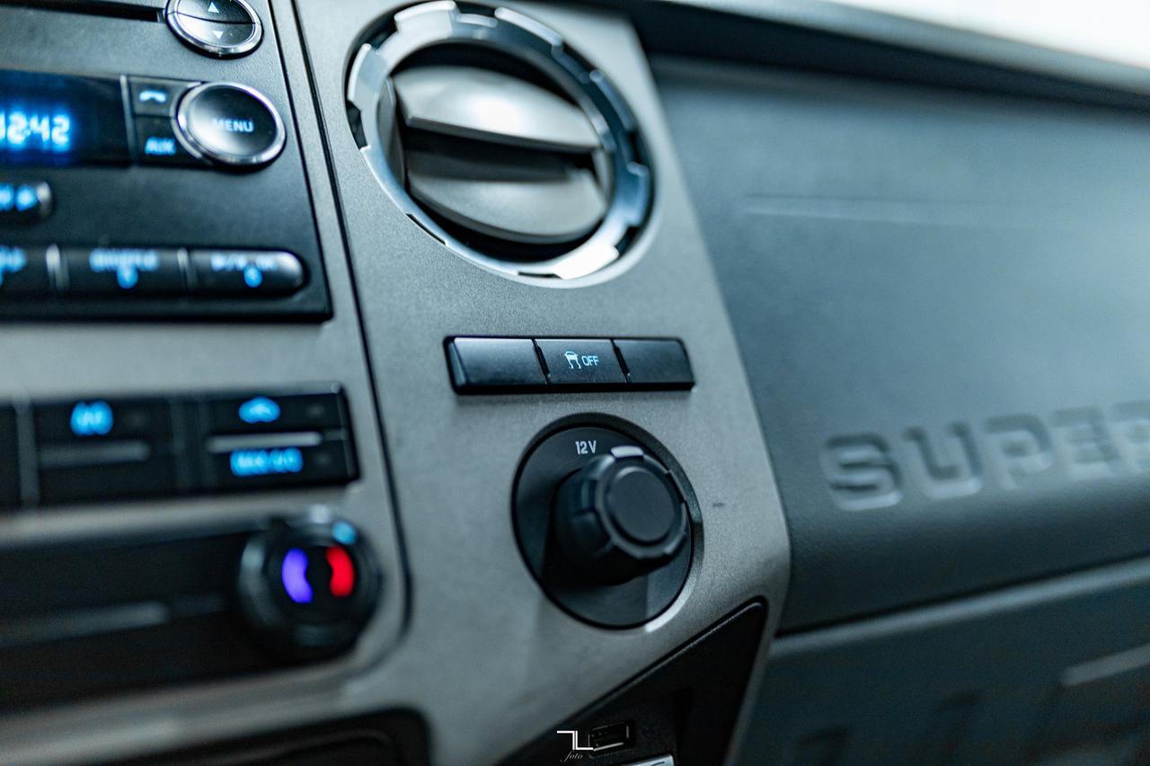 2015 Ford F-350 4x4 Crew Cab XLT Flat Deck Diesel Red Deer AB