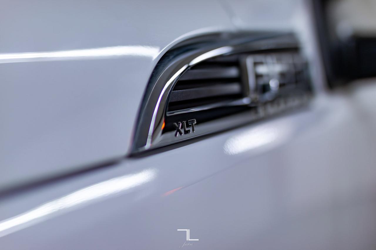 2015 Ford F-350 4x4 Crew Cab XLT Longbox Diesel Leather Red Deer AB