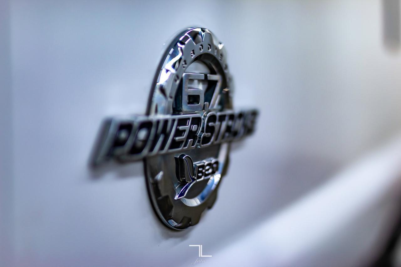 2015 Ford F-350 4x4 Crew Cab XLT Longbox Diesel Leather Red Deer AB