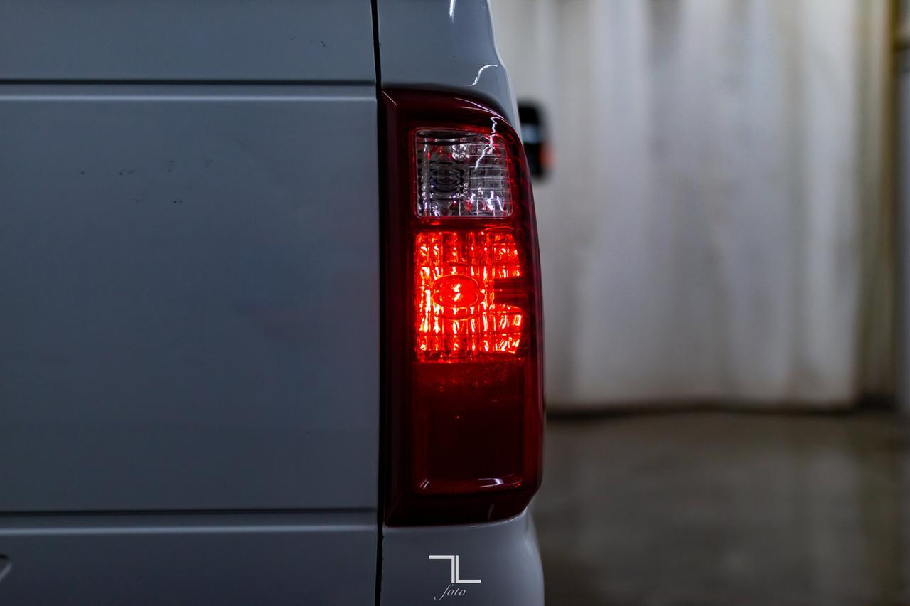 2015 Ford F-350 4x4 Crew Cab XLT Longbox Diesel Leather Red Deer AB