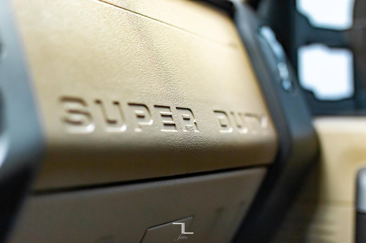 2015 Ford F-350 4x4 Crew Cab XLT Longbox Diesel Leather Red Deer AB