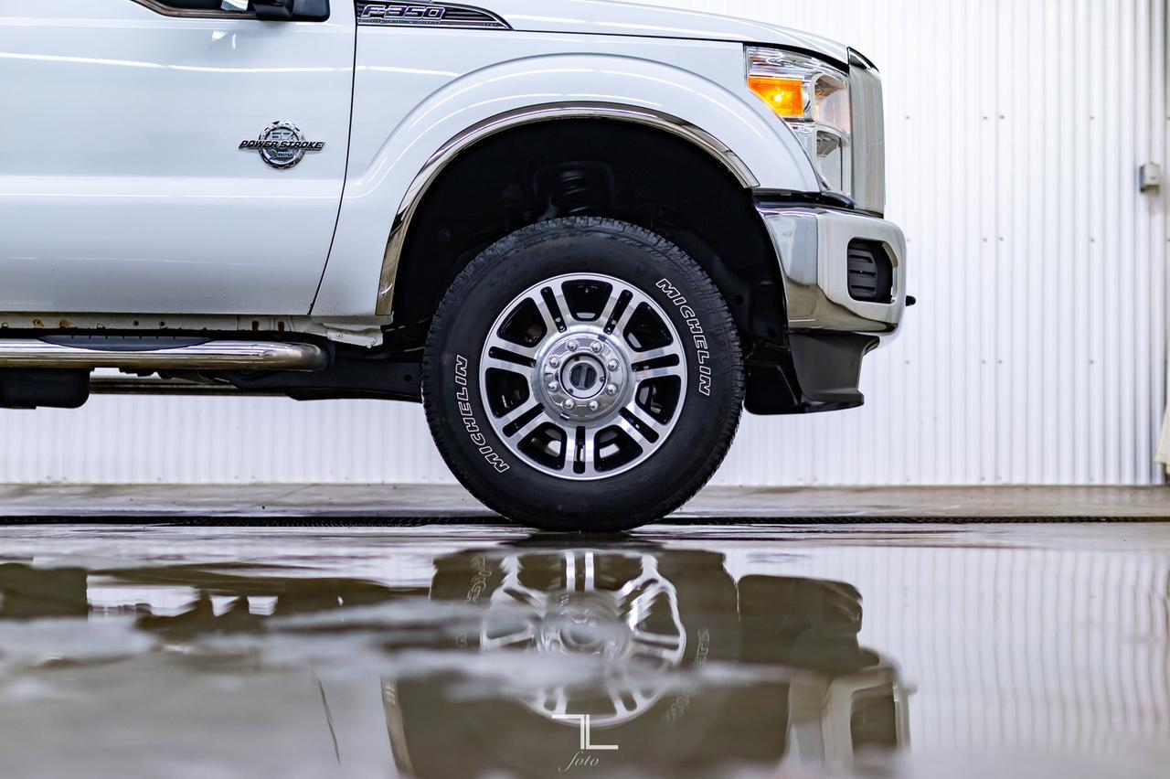 2015 Ford F-350 4x4 Crew Cab XLT Longbox Diesel Leather Red Deer AB