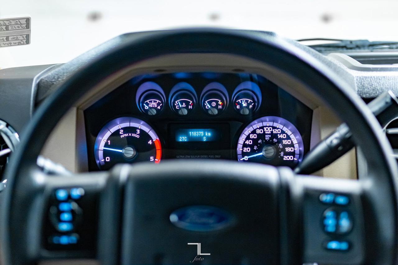 2015 Ford F-350 4x4 Crew Cab XLT Longbox Diesel Leather Red Deer AB