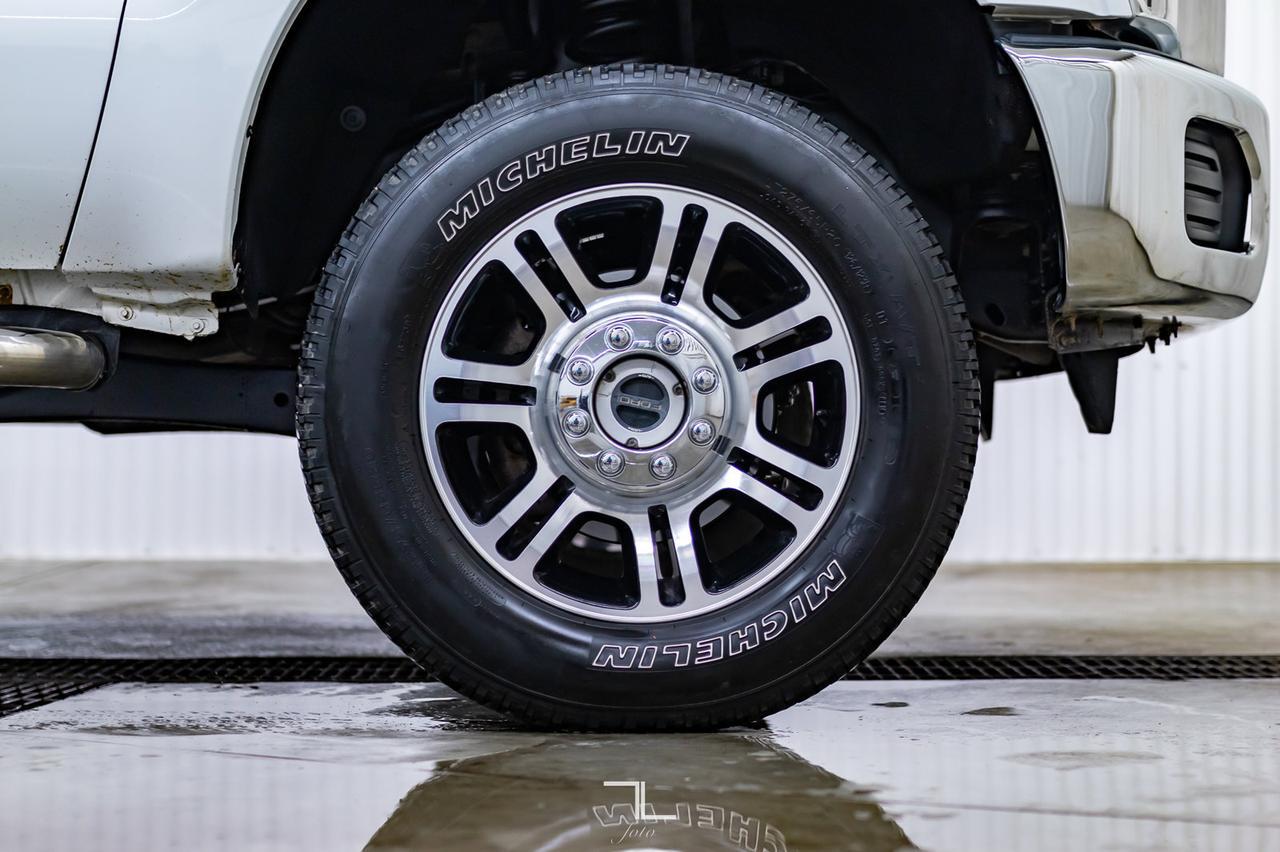 2015 Ford F-350 4x4 Crew Cab XLT Longbox Diesel Leather Red Deer AB