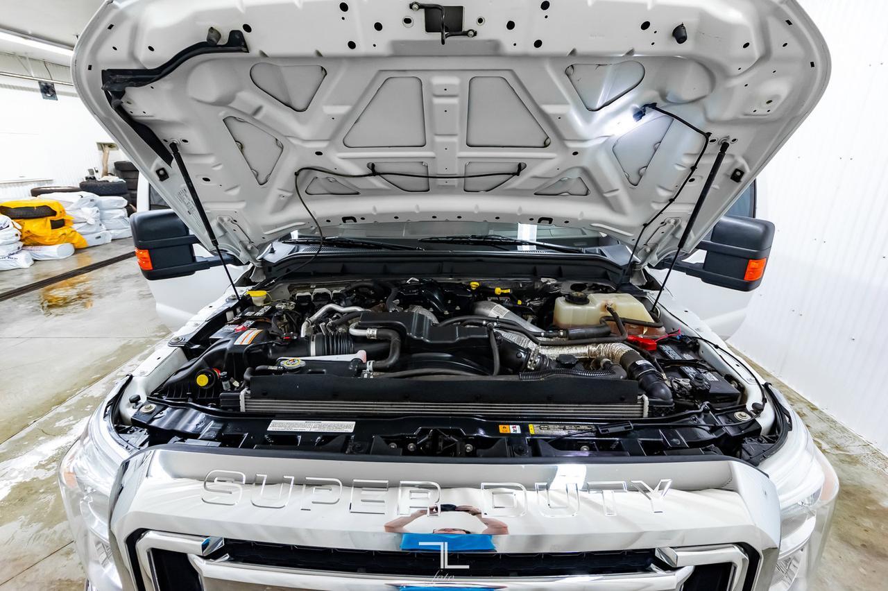 2015 Ford F-350 4x4 Crew Cab XLT Longbox Diesel Leather Red Deer AB