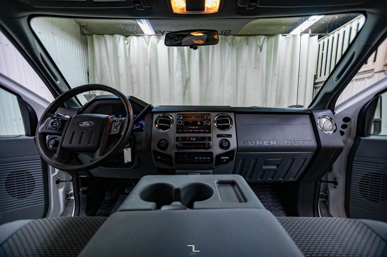 2015 Ford F-350 4x4 Crew Cab XLT Longbox Diesel Red Deer AB