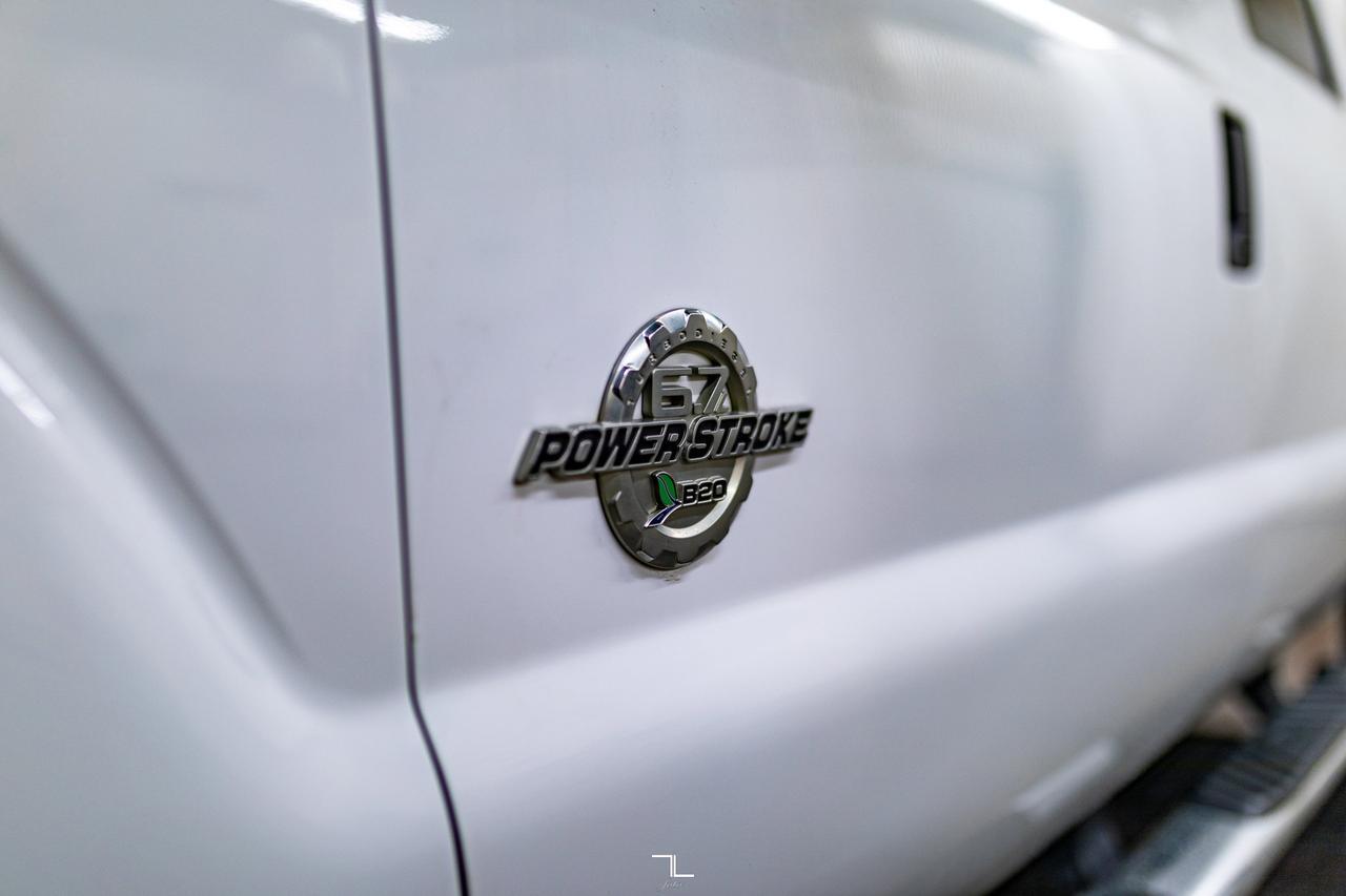 2015 Ford F-350 4x4 Crew Cab XLT Longbox Diesel Red Deer AB