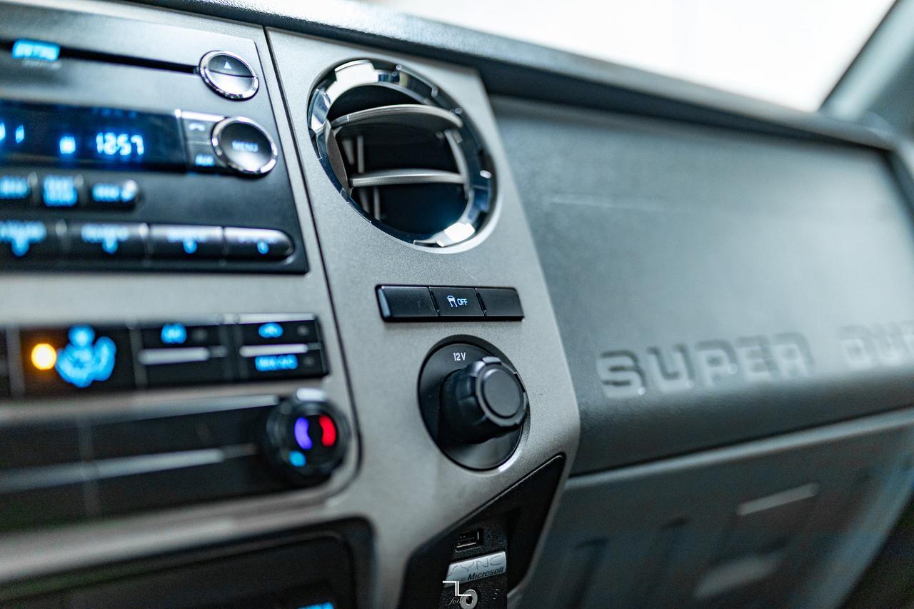 2015 Ford F-350 4x4 Crew Cab XLT Longbox Diesel Red Deer AB