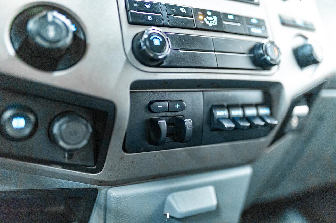 2015 Ford F-350 4x4 Crew Cab XLT Longbox Diesel Red Deer AB