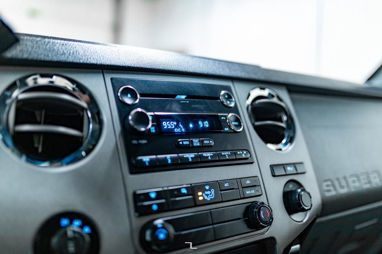 2015 Ford F-350 4x4 Crew Cab XLT Longbox Diesel Red Deer AB