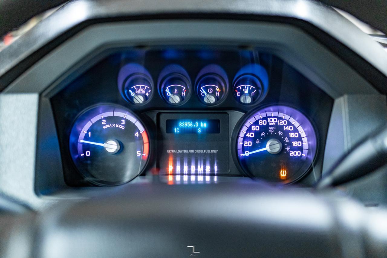 2015 Ford F-350 4x4 Crew Cab XLT Longbox Diesel Red Deer AB