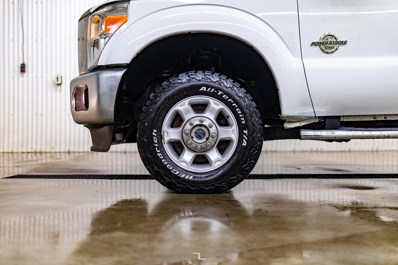 2015 Ford F-350 4x4 Crew Cab XLT Longbox Diesel Red Deer AB