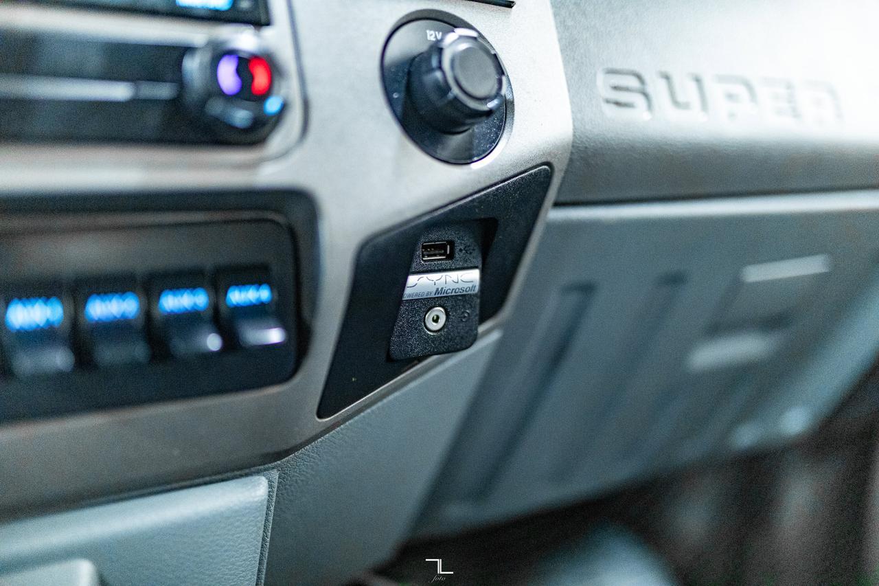 2015 Ford F-350 4x4 Crew Cab XLT Longbox Diesel Red Deer AB