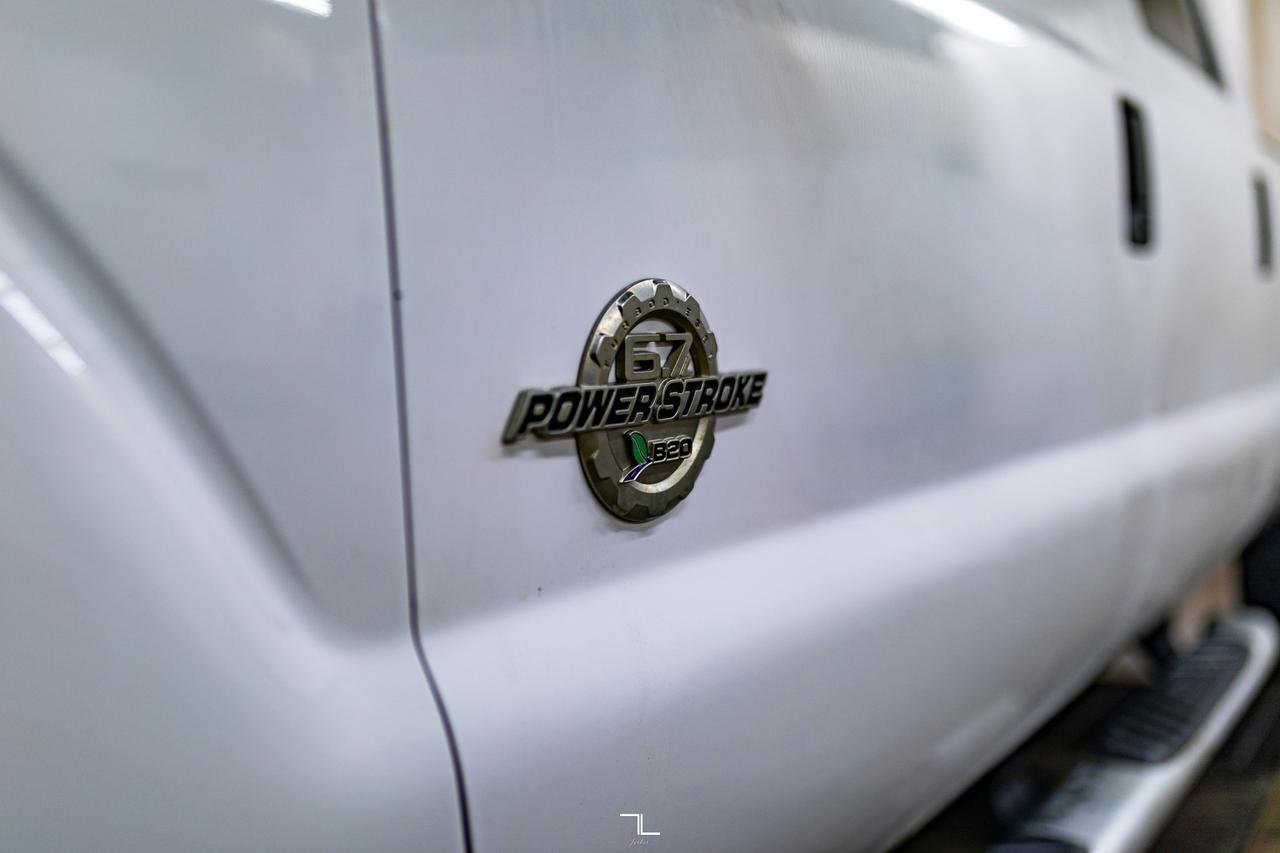 2015 Ford F-350 4x4 Crew Cab XLT Longbox Diesel Red Deer AB