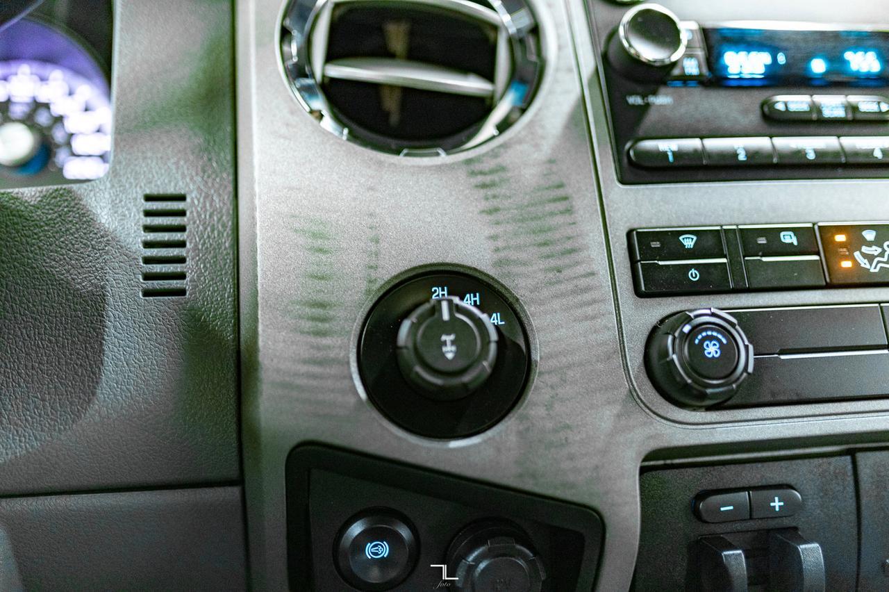 2015 Ford F-350 4x4 Crew Cab XLT Longbox Diesel Red Deer AB