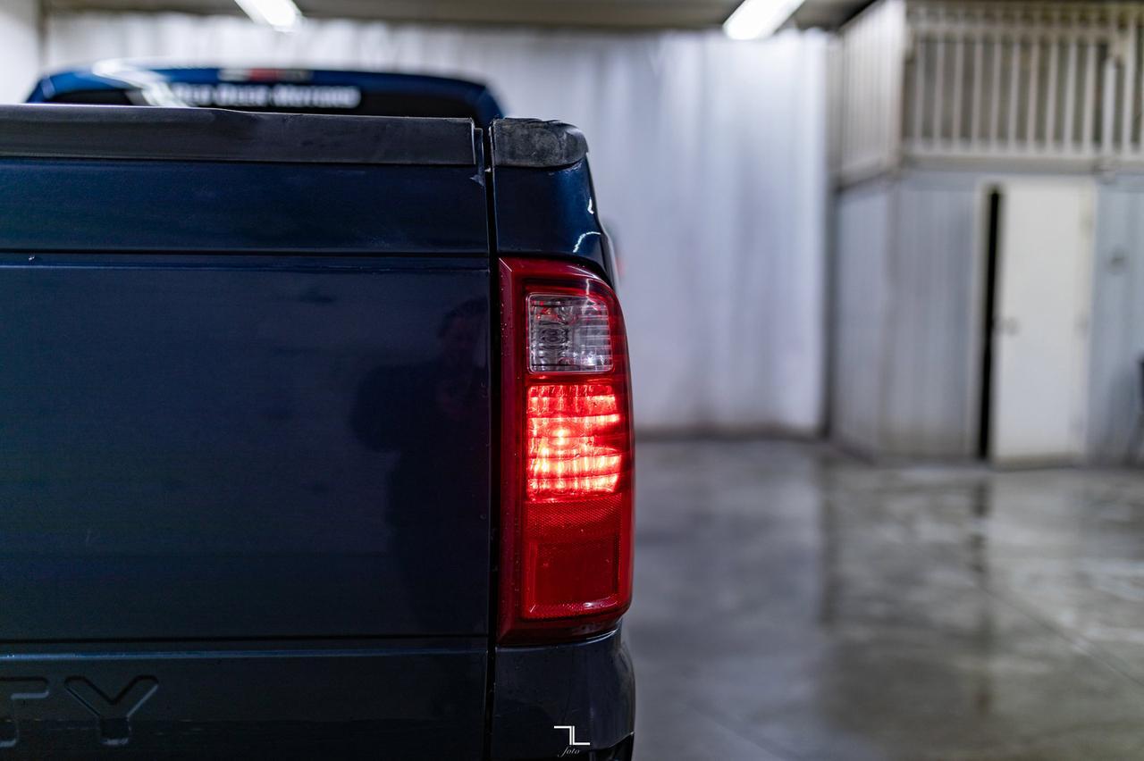 2015 Ford F-350 4x4 Crew Cab XLT Longbox Diesel Red Deer AB